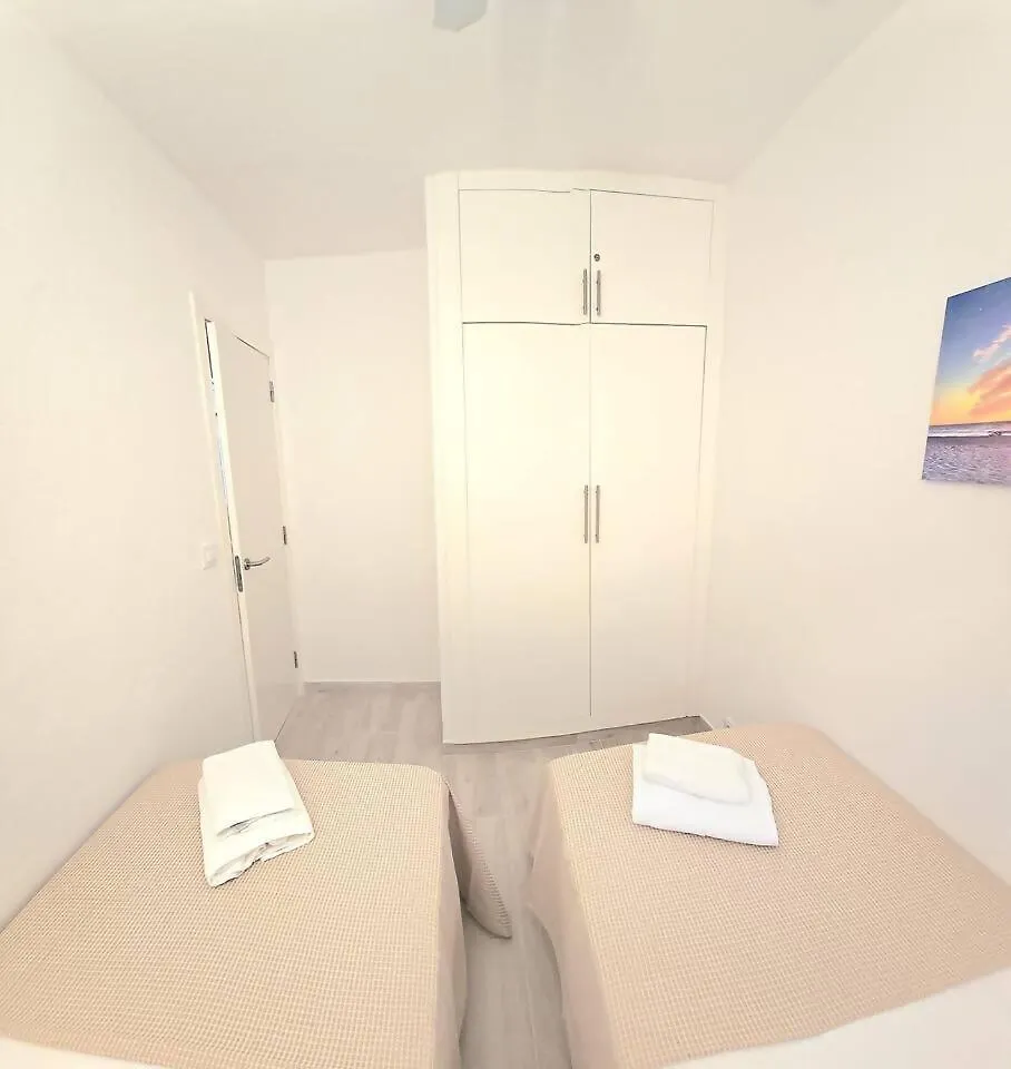 Apartamento Con Terraza Y Vistas Al Mar En Son Bou 0*,  Spanien