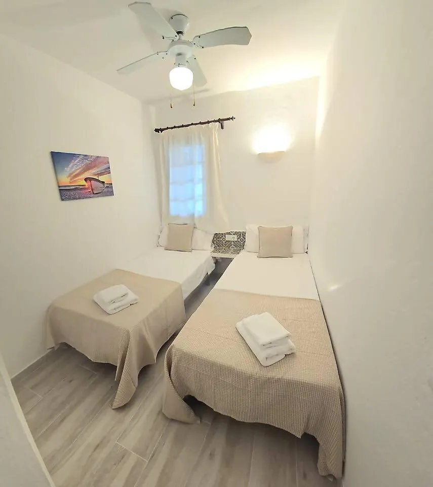 Apartamento Con Terraza Y Vistas Al Mar En Son Bou Spanien