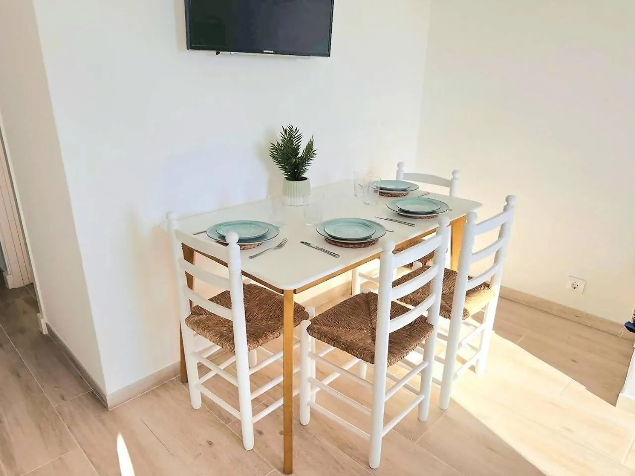 Apartamento Con Terraza Y Vistas Al Mar En Son Bou